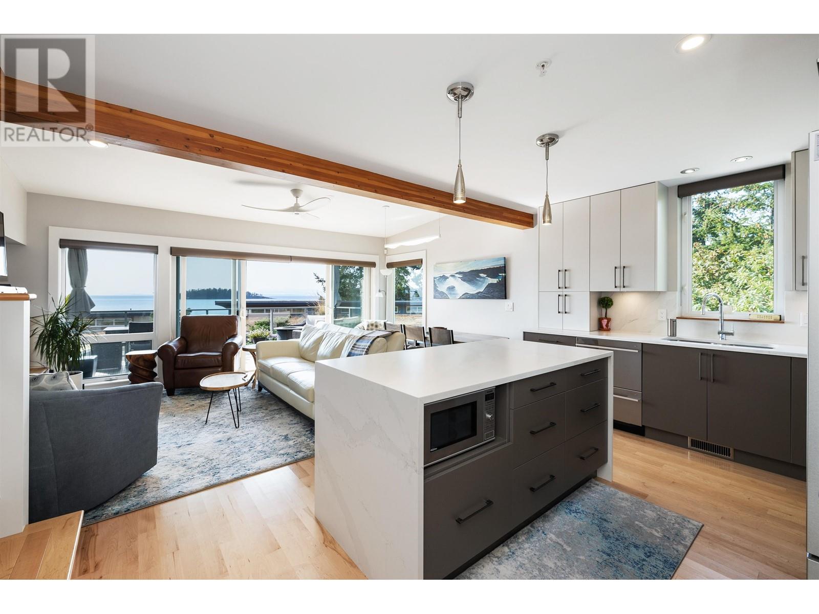 5398 WAKEFIELD BEACH LANE, Sechelt