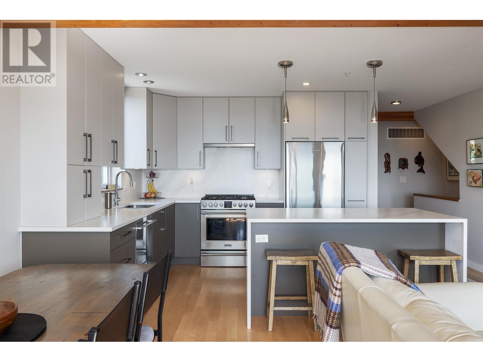 5398 WAKEFIELD BEACH LANE, Sechelt