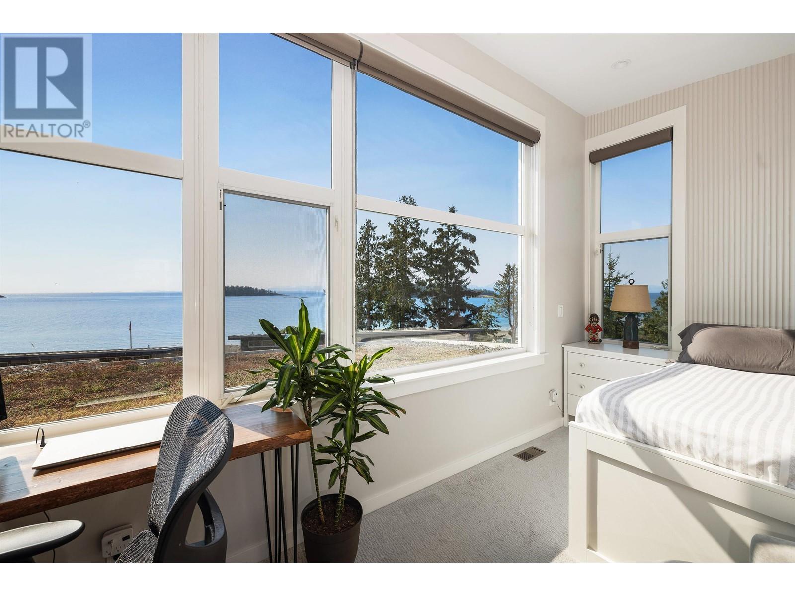 5398 WAKEFIELD BEACH LANE, Sechelt