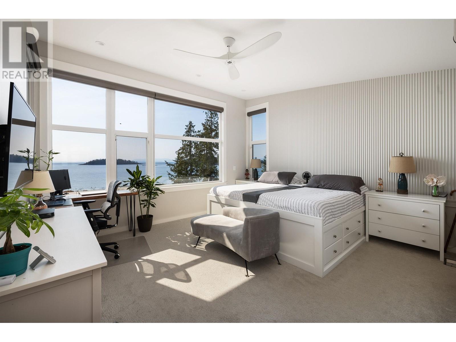 5398 WAKEFIELD BEACH LANE, Sechelt