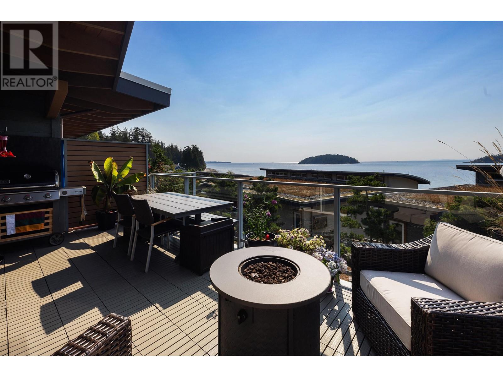5398 WAKEFIELD BEACH LANE, Sechelt
