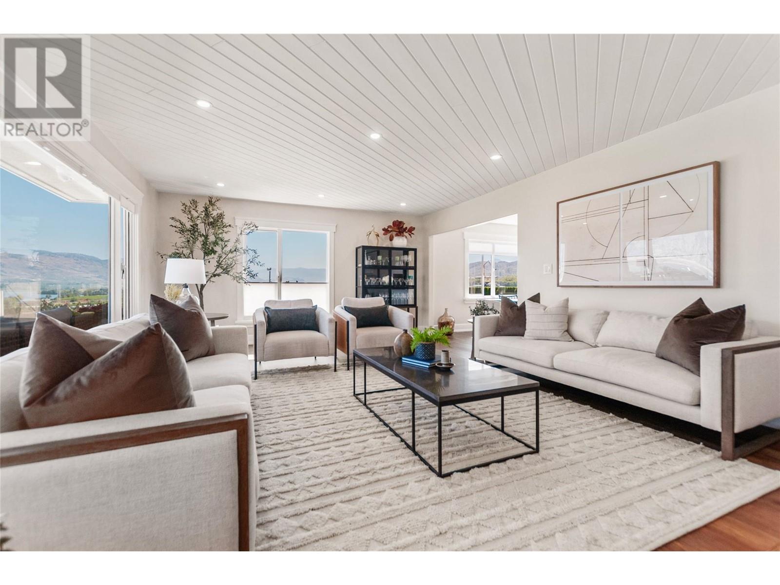 13817 97 Highway, Osoyoos