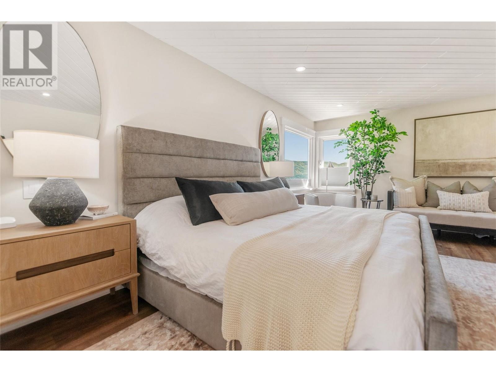 13817 97 Highway, Osoyoos