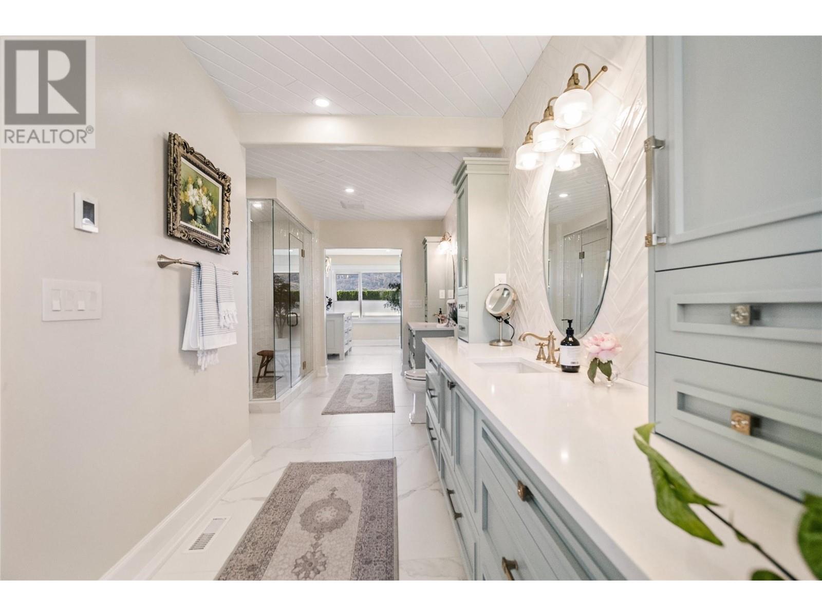 13817 97 Highway, Osoyoos