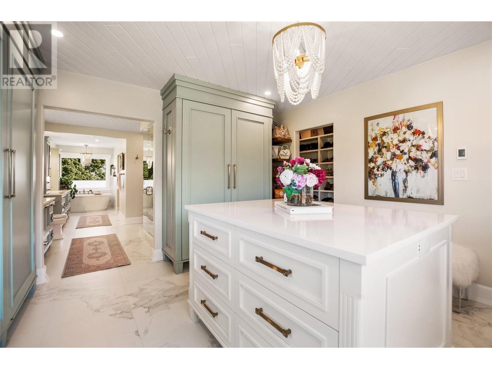 13817 97 Highway, Osoyoos