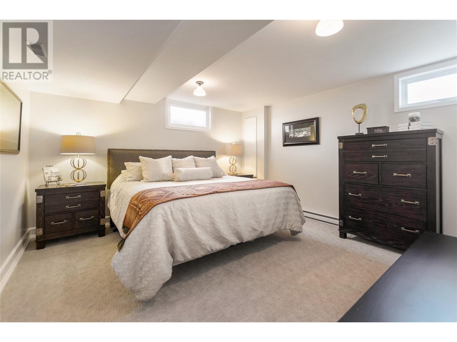 13817 97 Highway, Osoyoos