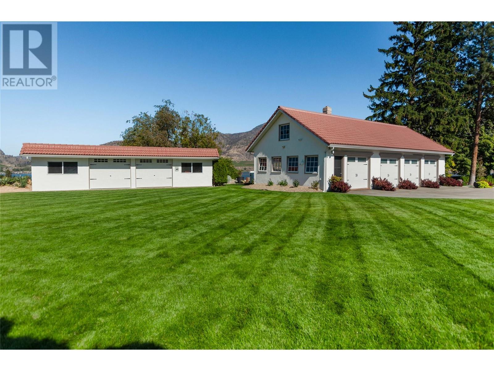 13817 97 Highway, Osoyoos