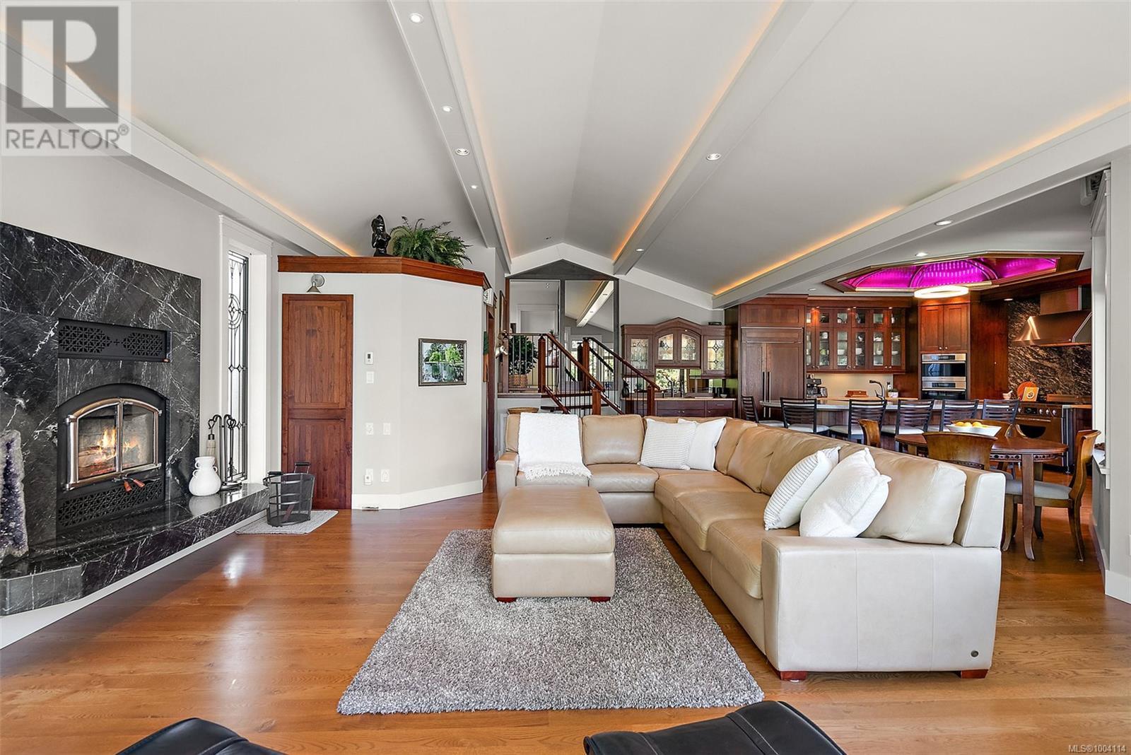 2751 Shoreline Dr, View Royal