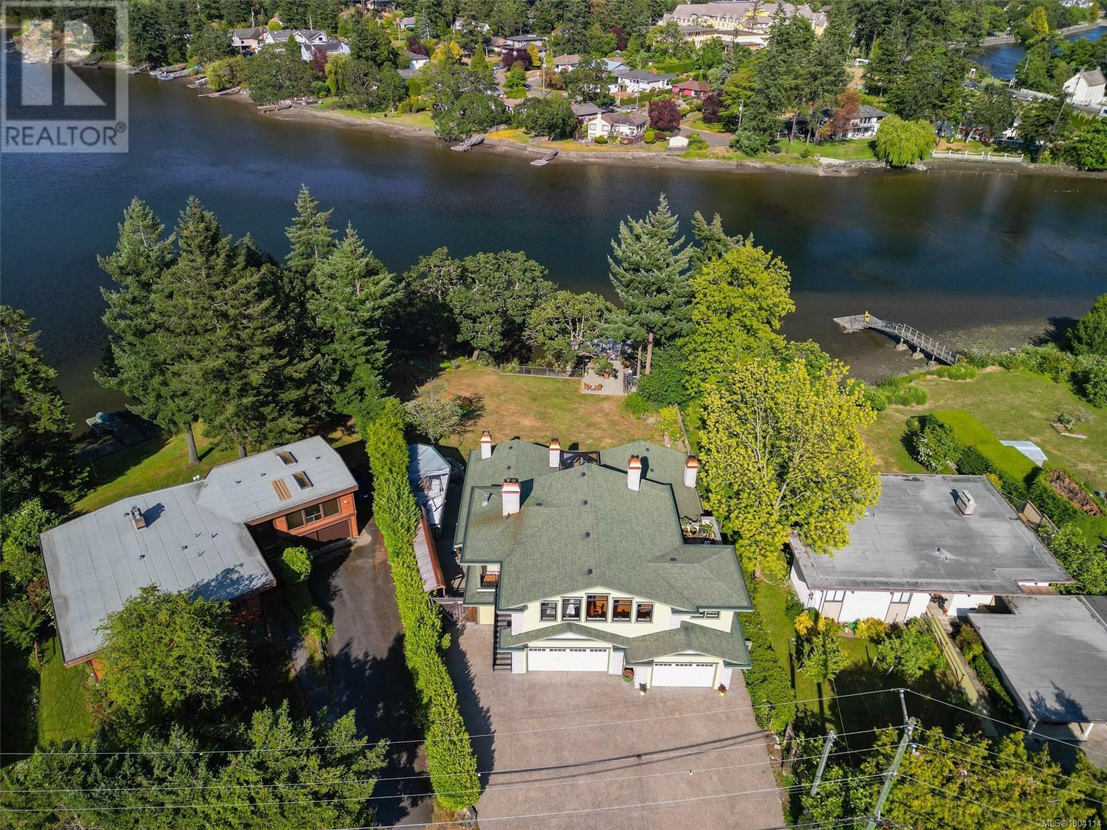 2751 Shoreline Dr, View Royal