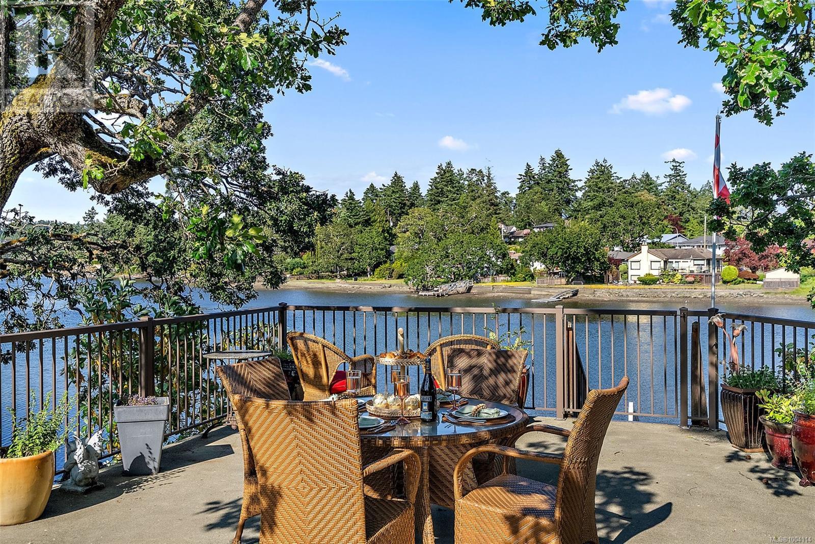 2751 Shoreline Dr, View Royal