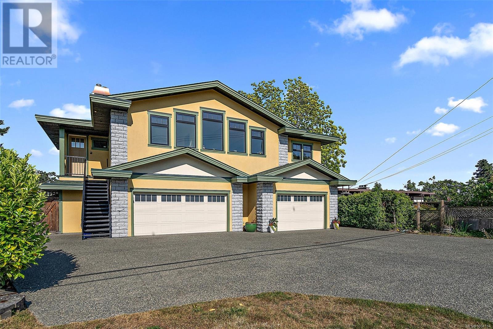 2751 Shoreline Dr, View Royal