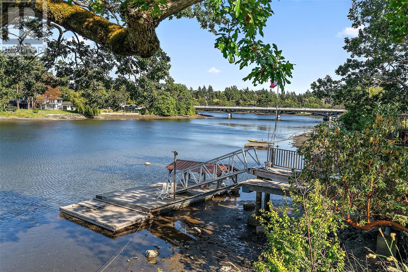 2751 Shoreline Dr, View Royal