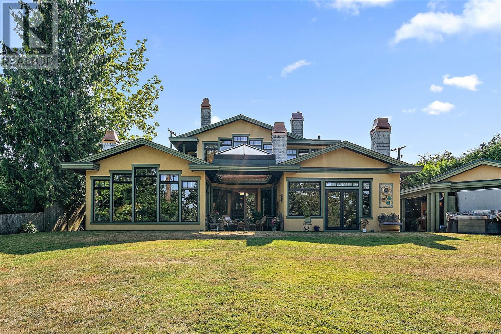2751 Shoreline Dr, View Royal
