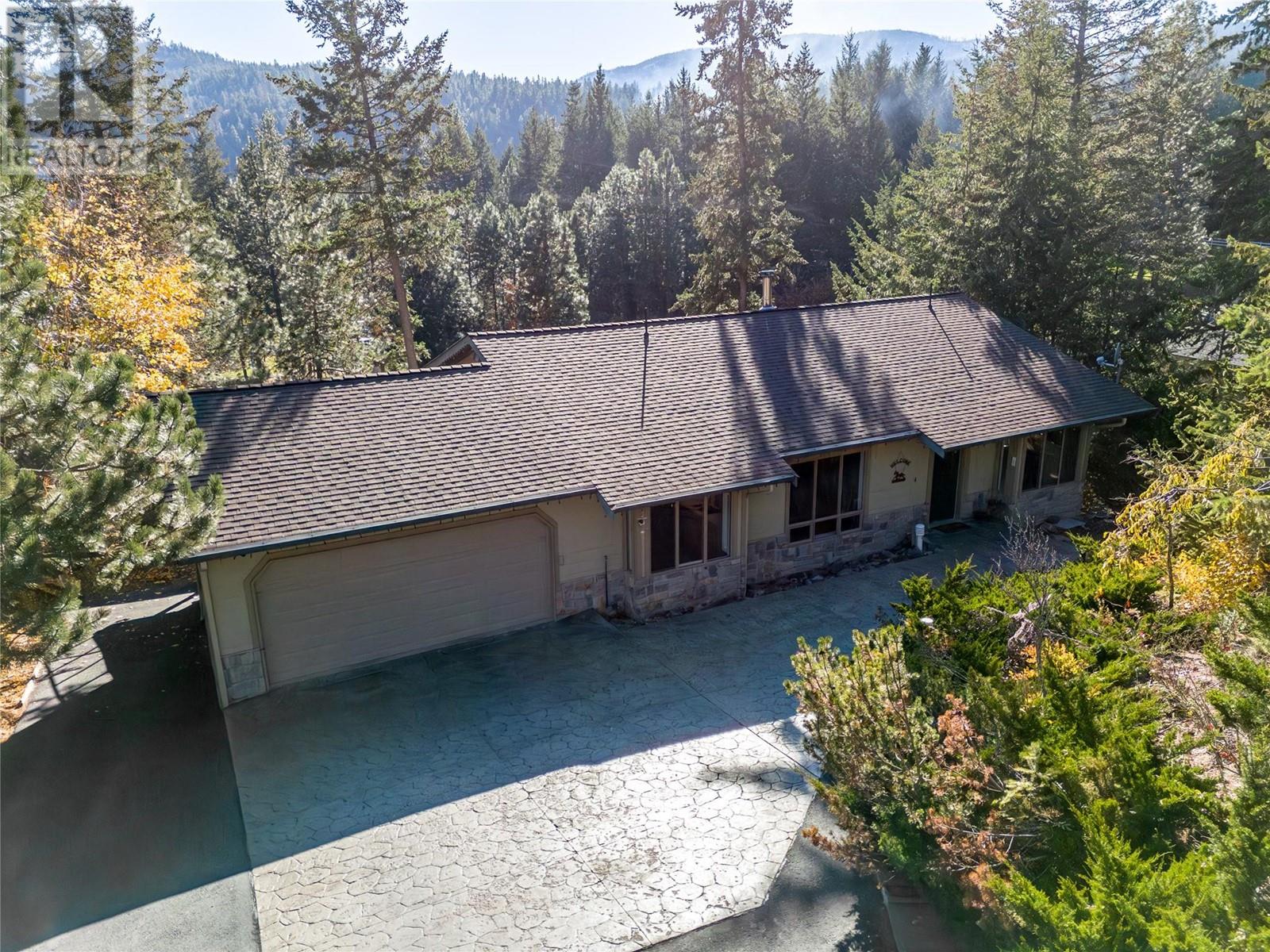 5203 Silver Court, Peachland