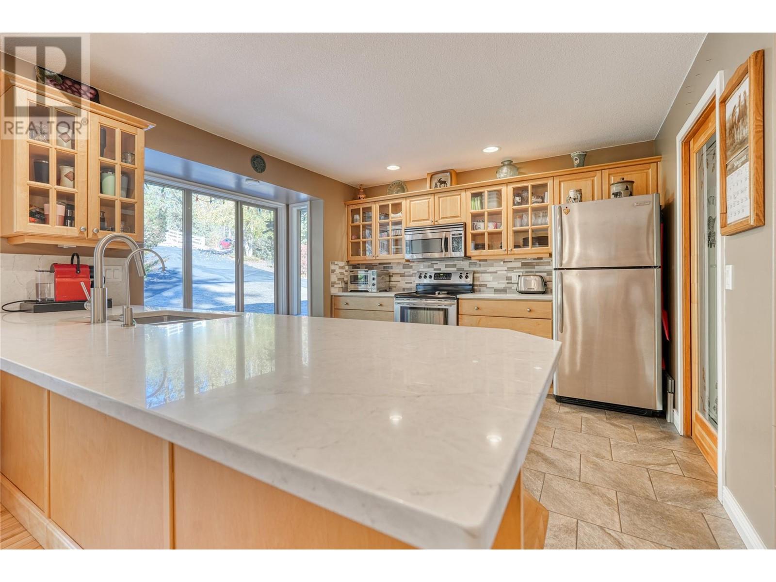 5203 Silver Court, Peachland