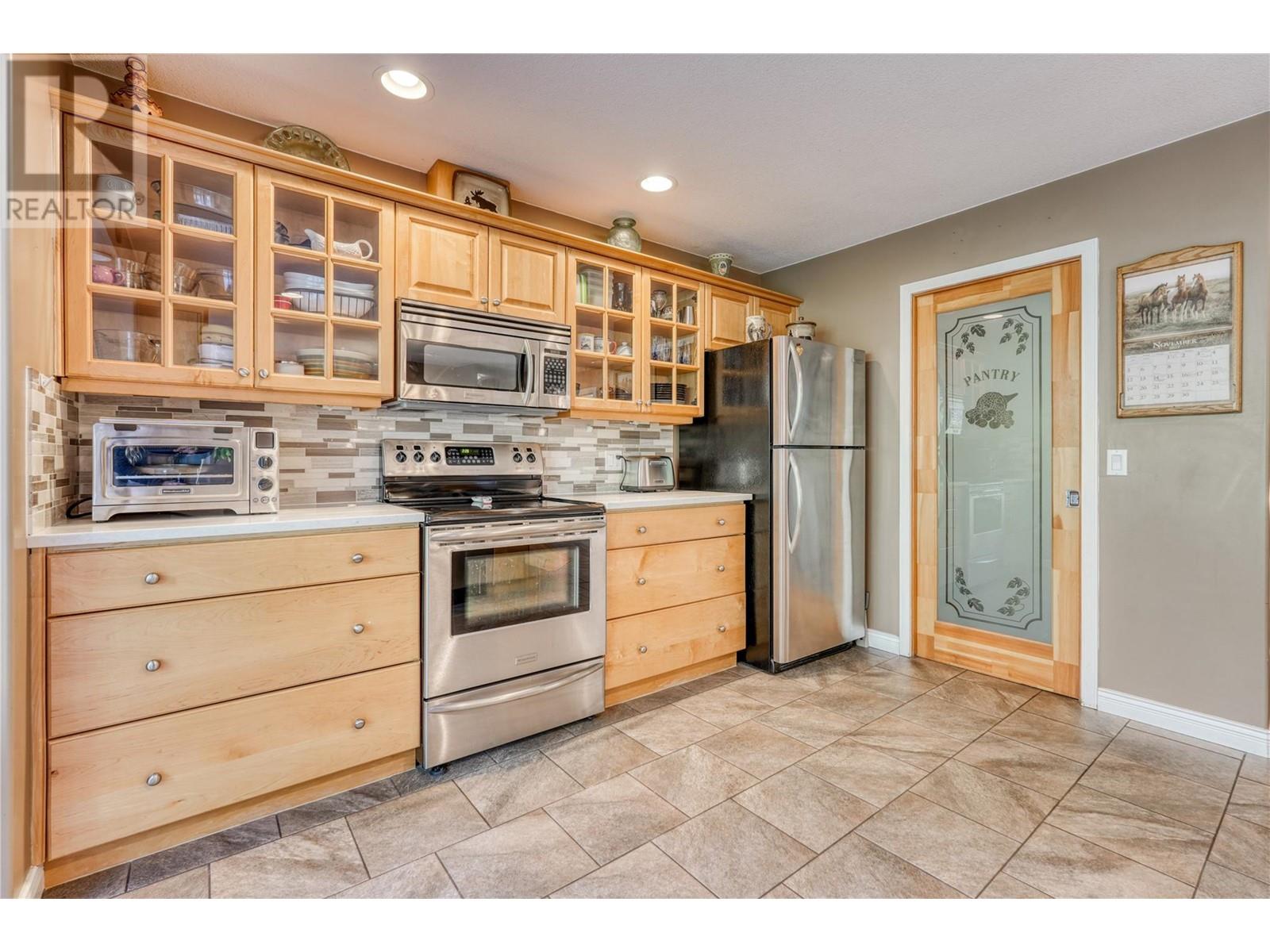 5203 Silver Court, Peachland