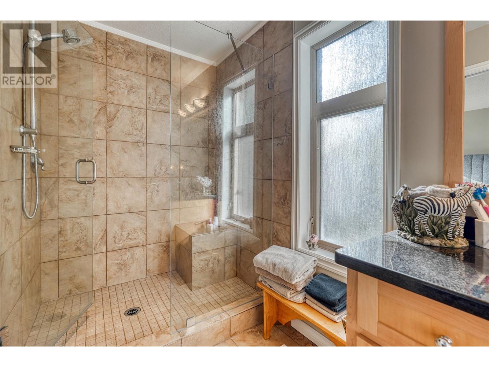 5203 Silver Court, Peachland