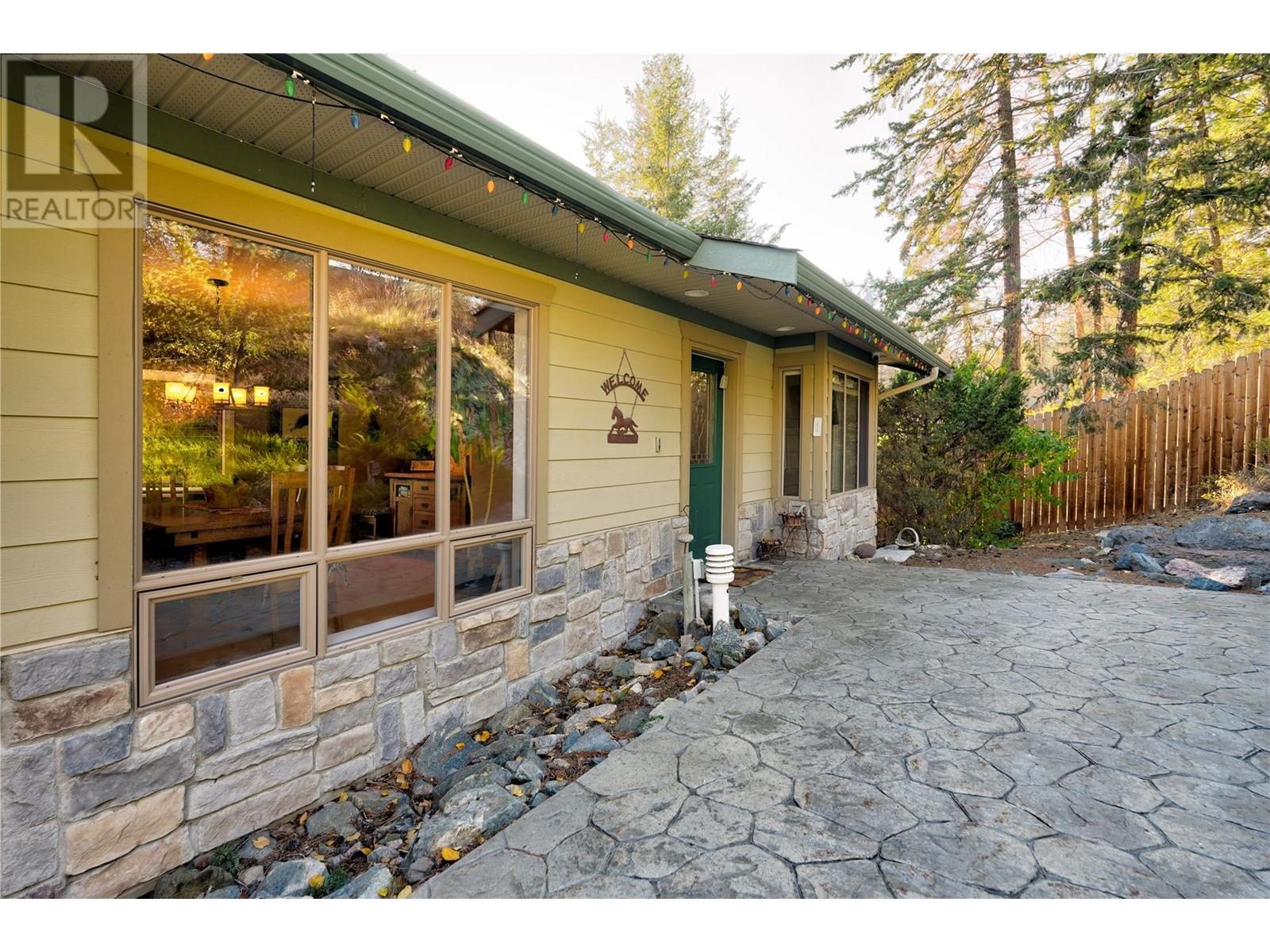 5203 Silver Court, Peachland