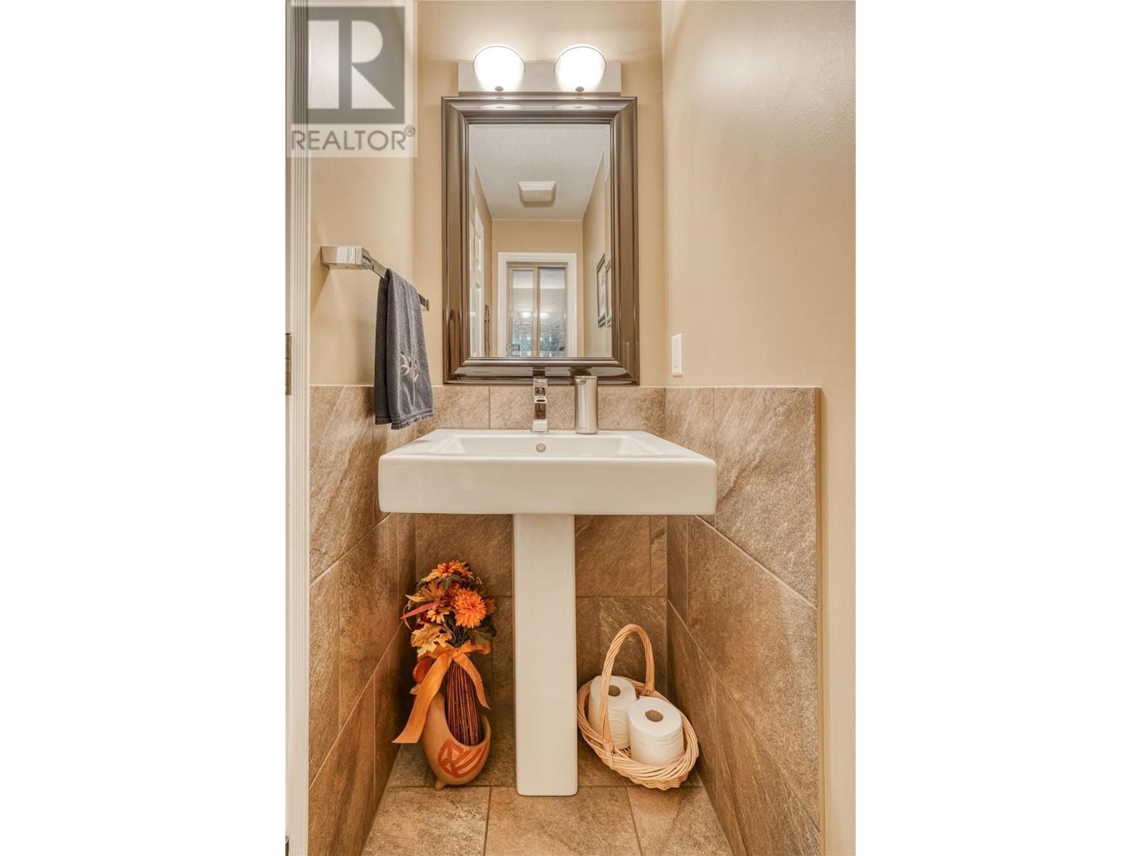 5203 Silver Court, Peachland