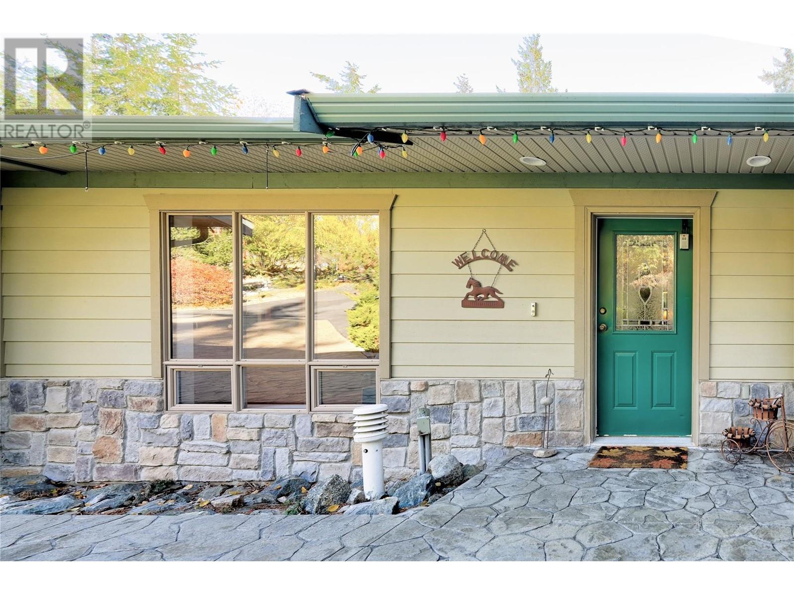 5203 Silver Court, Peachland
