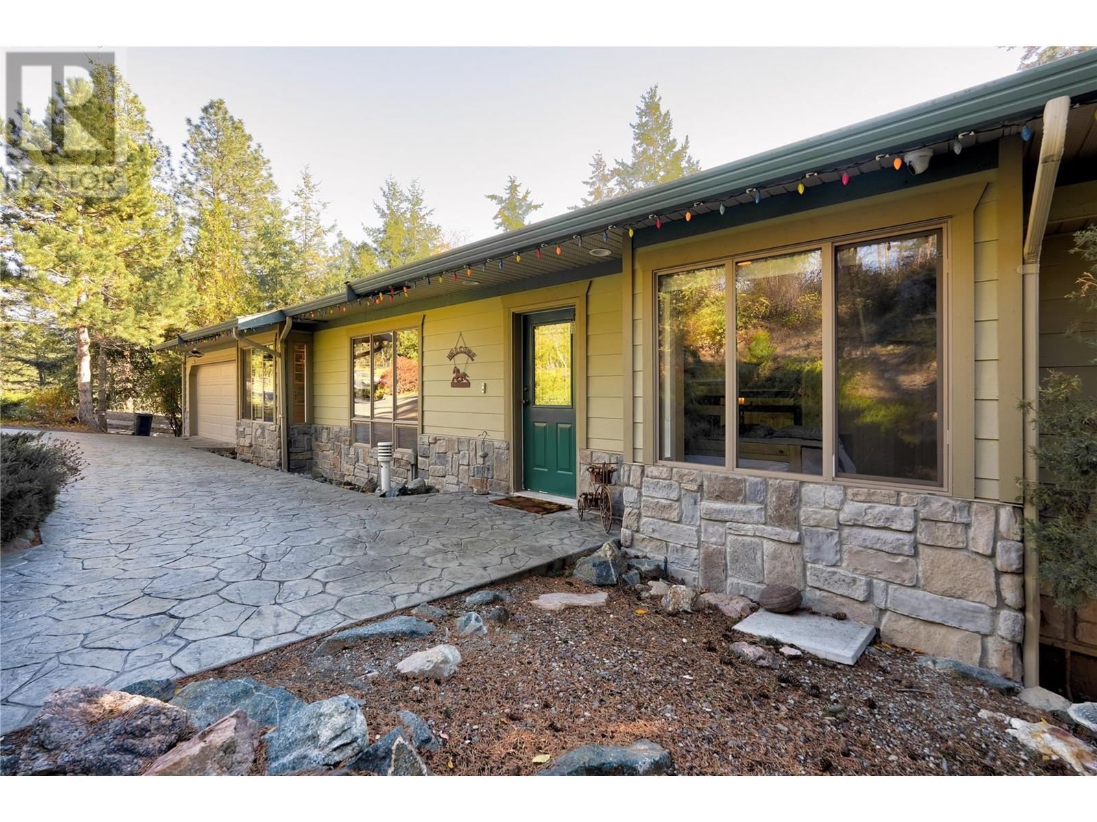 5203 Silver Court, Peachland