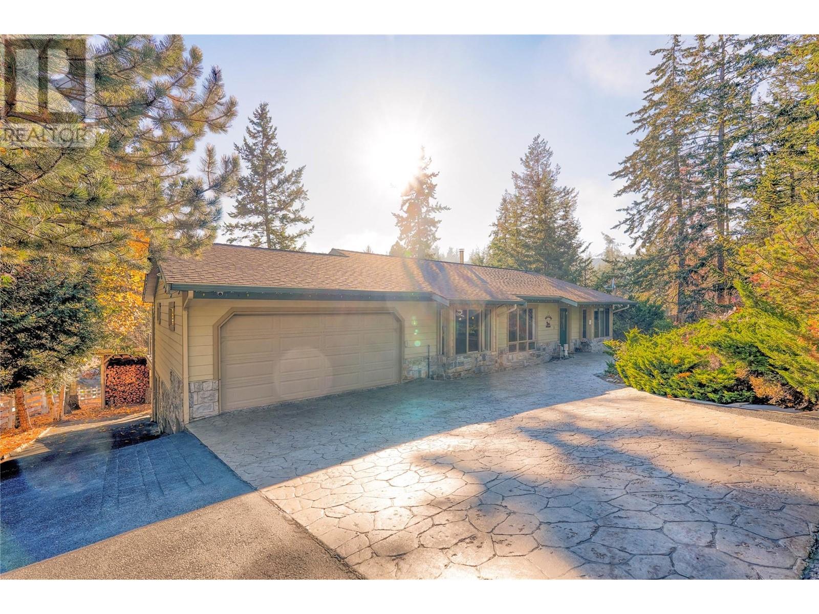 5203 Silver Court, Peachland