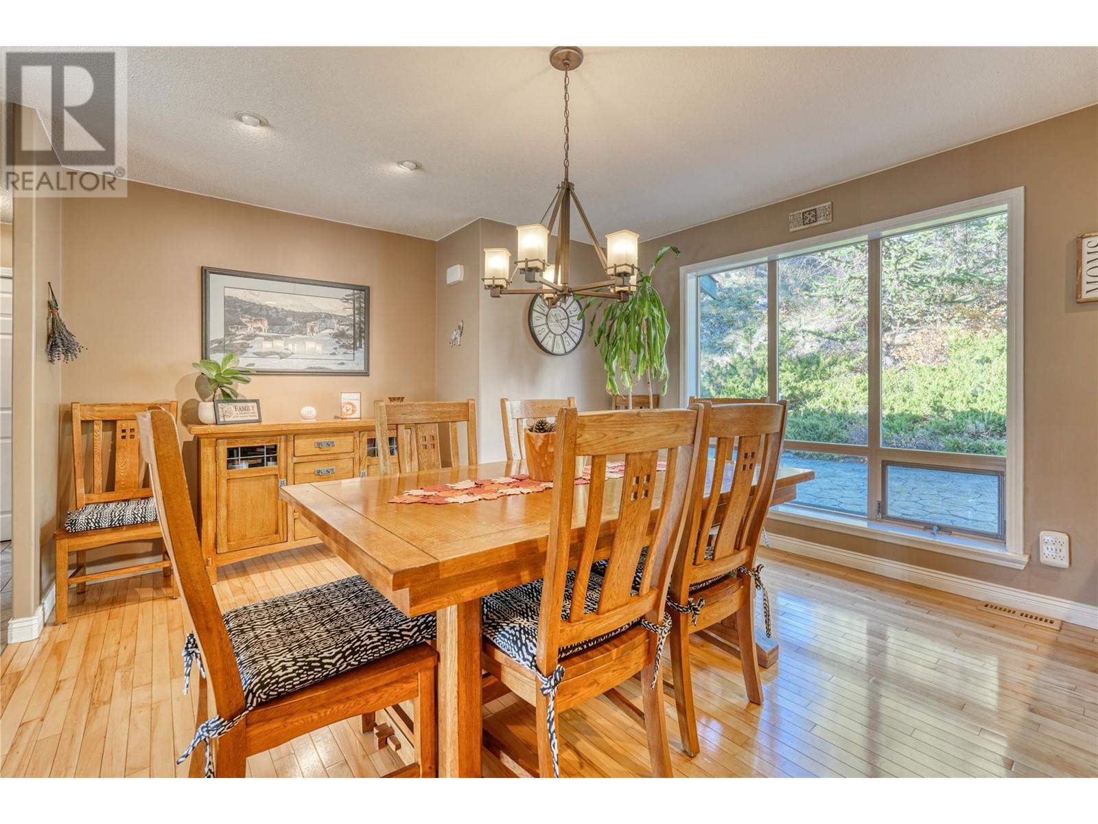 5203 Silver Court, Peachland