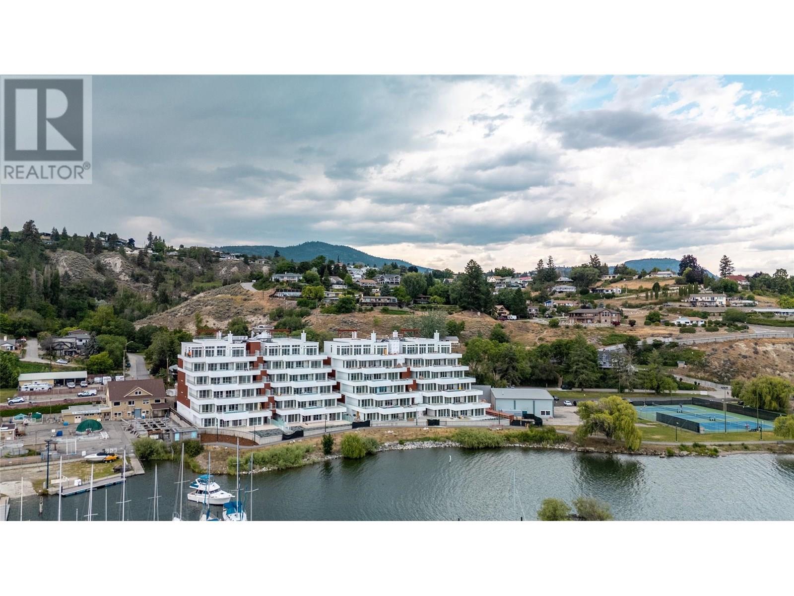 13419 LAKESHORE Drive S Unit# 602, Summerland