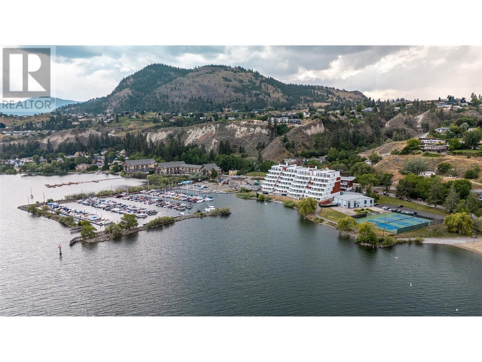 13419 LAKESHORE Drive S Unit# 602, Summerland