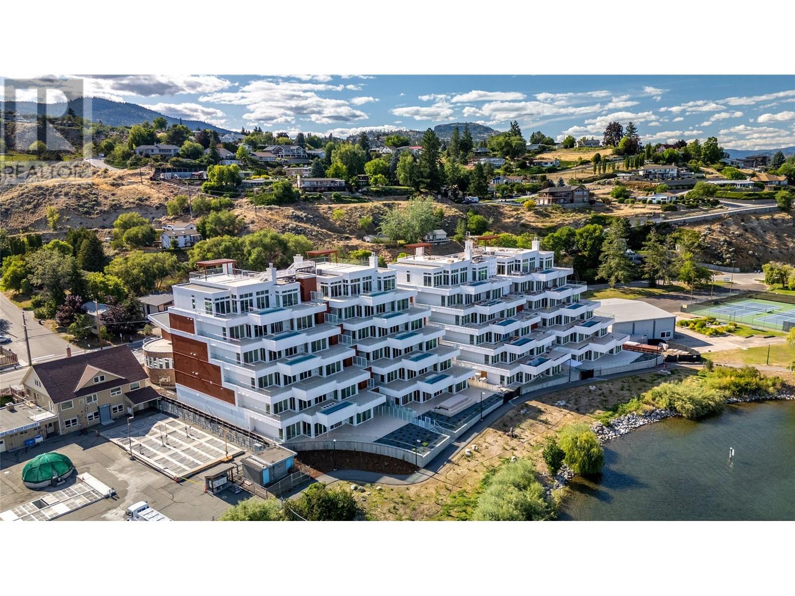 13419 LAKESHORE Drive S Unit# 602, Summerland
