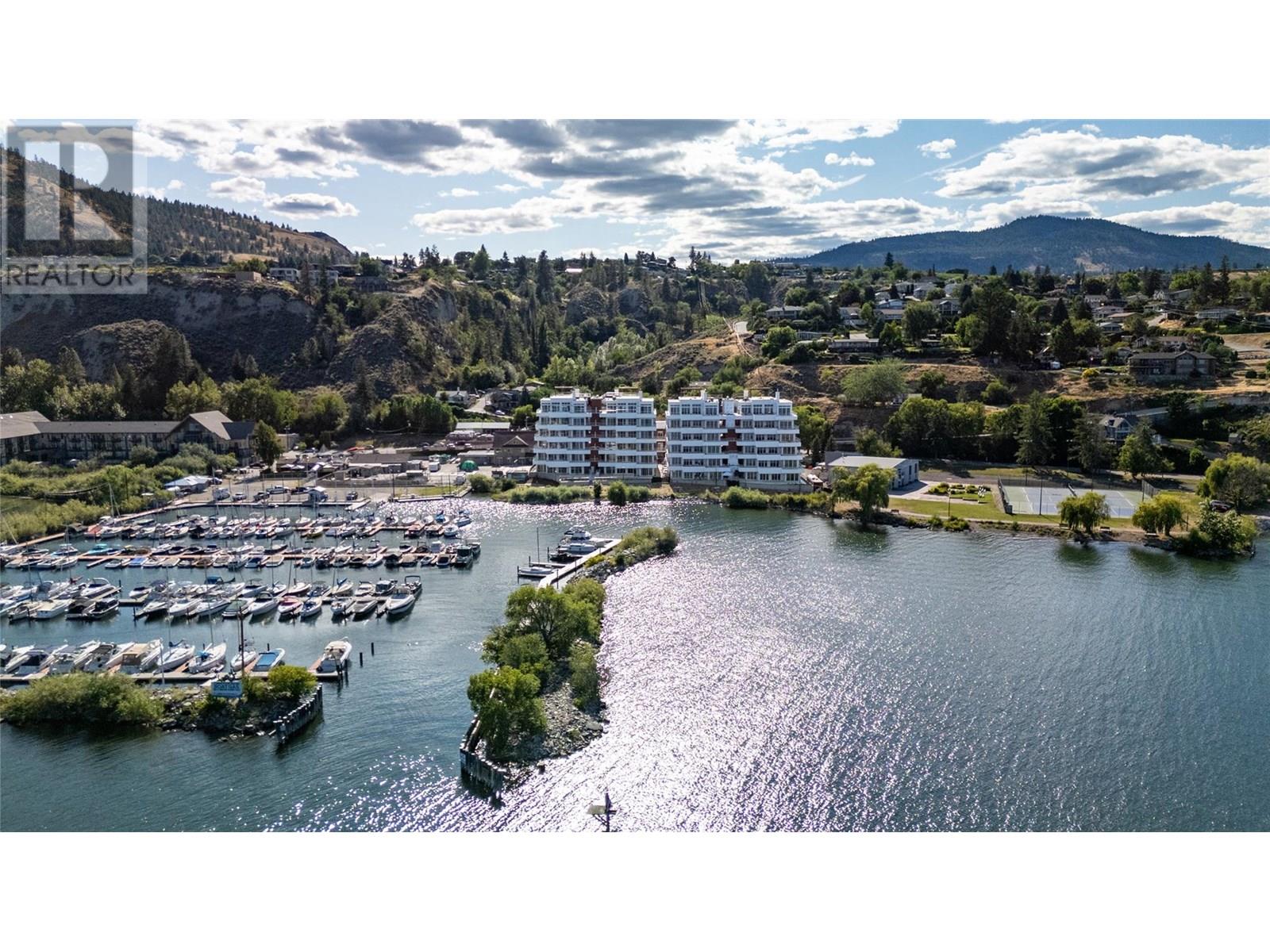 13419 LAKESHORE Drive S Unit# 602, Summerland
