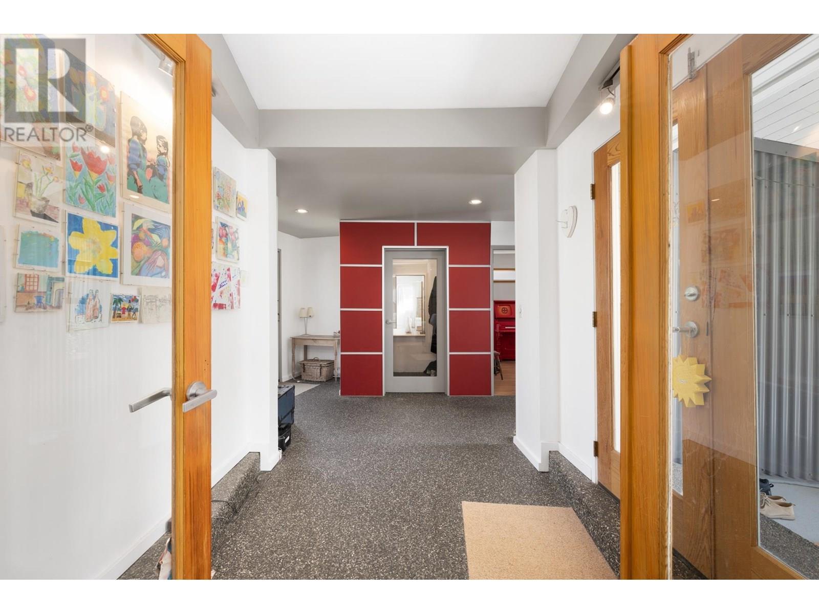 2433 MATHERS AVENUE, West Vancouver