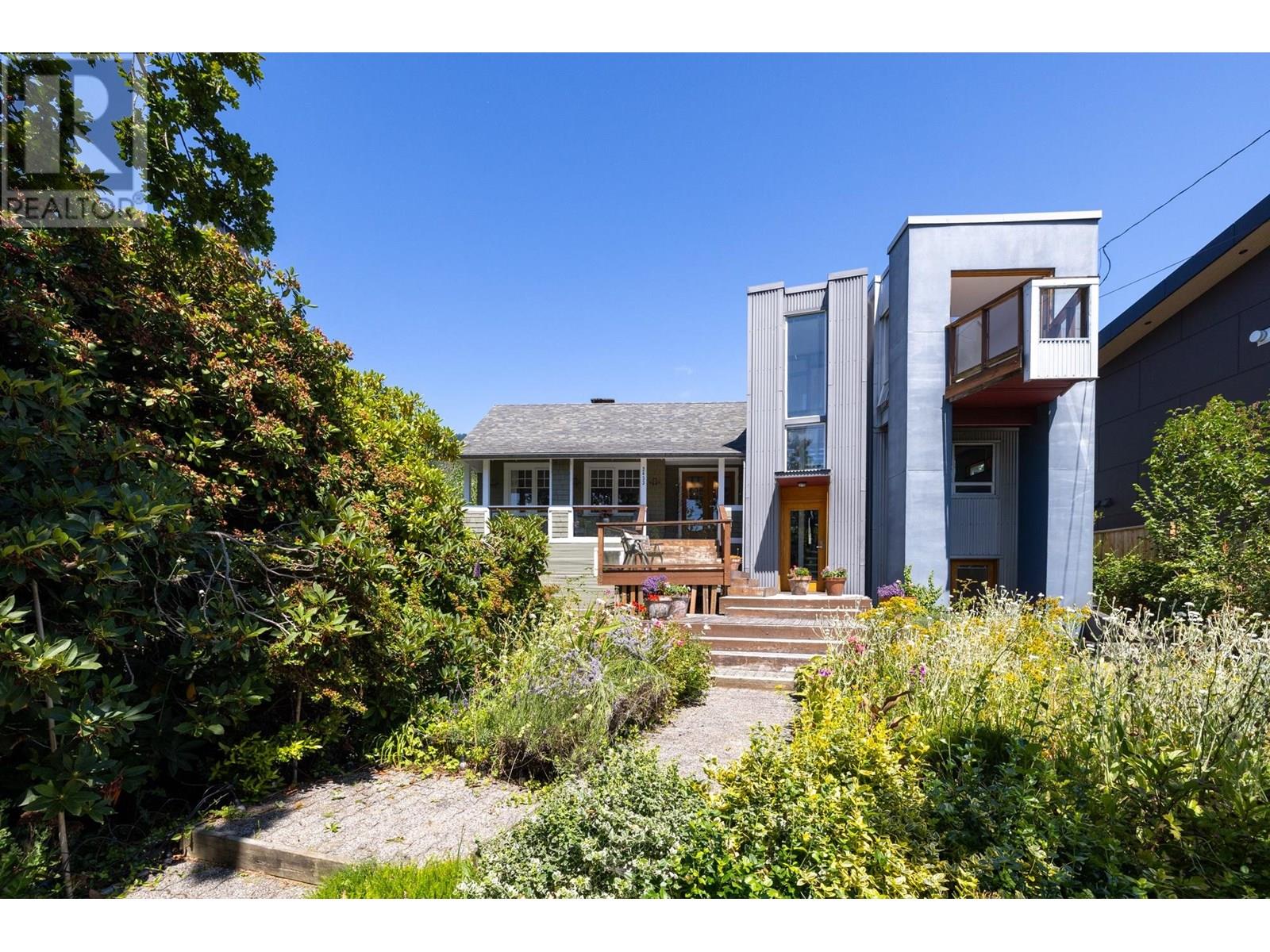 2433 MATHERS AVENUE, West Vancouver