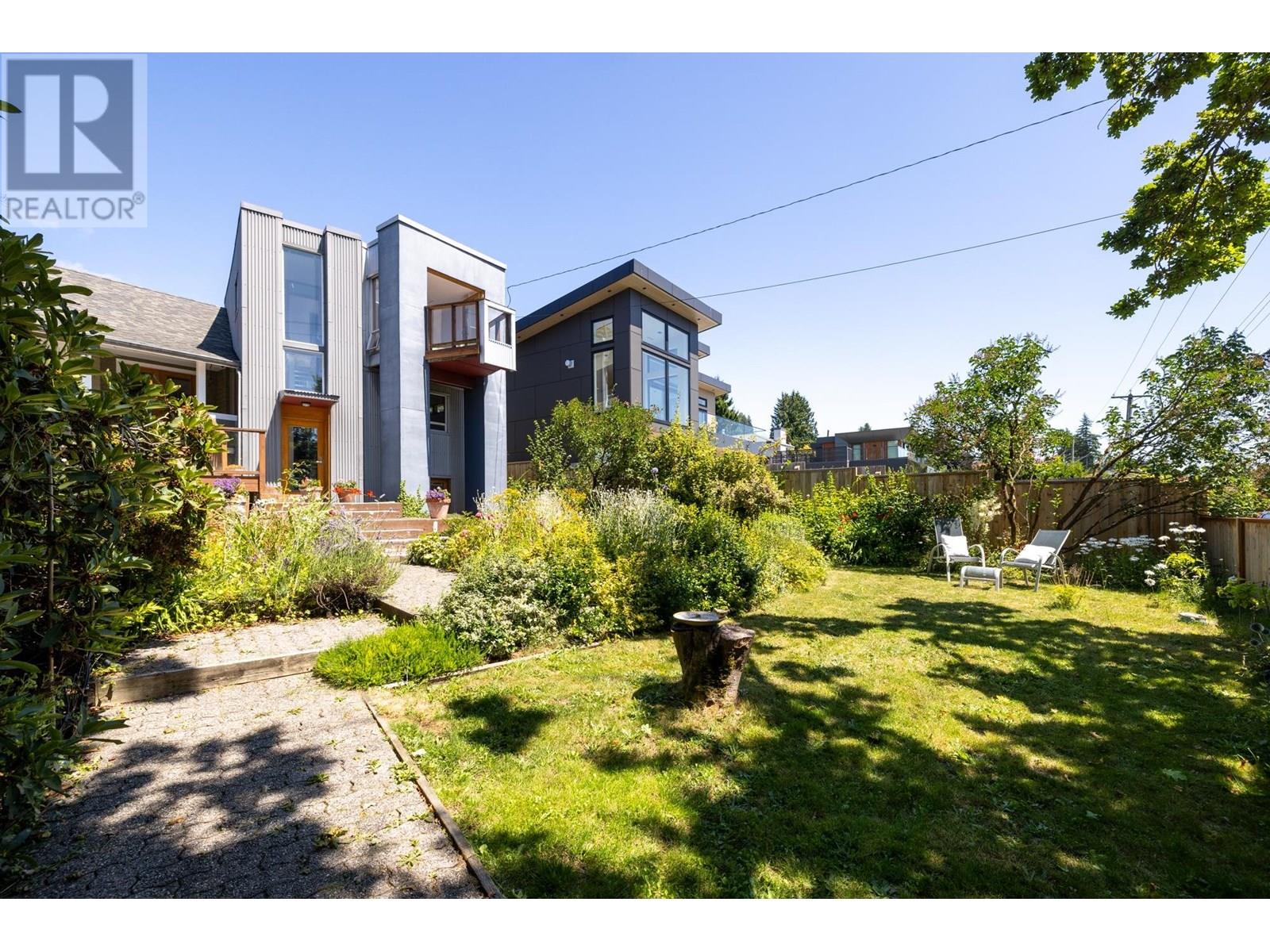 2433 MATHERS AVENUE, West Vancouver