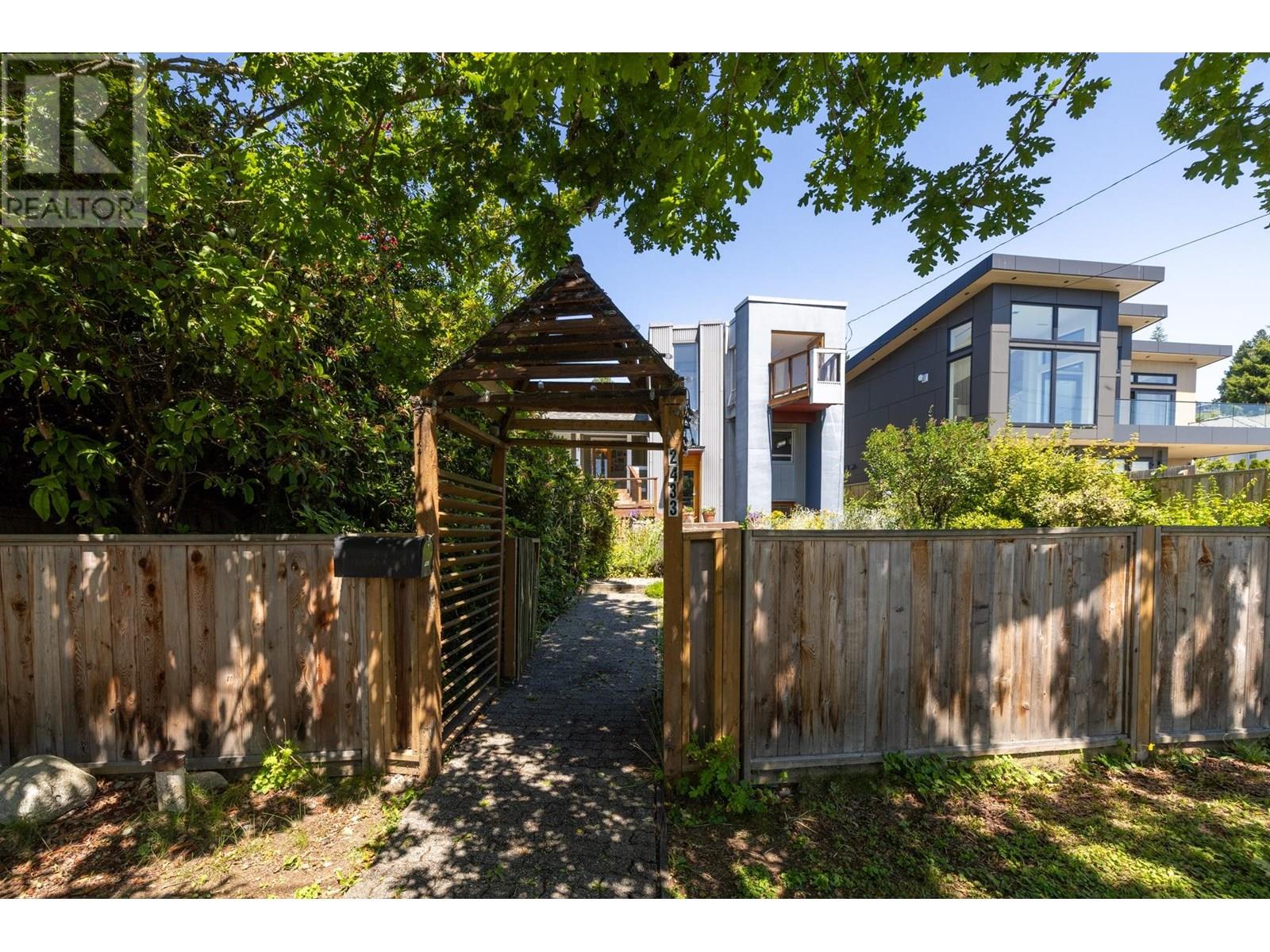2433 MATHERS AVENUE, West Vancouver