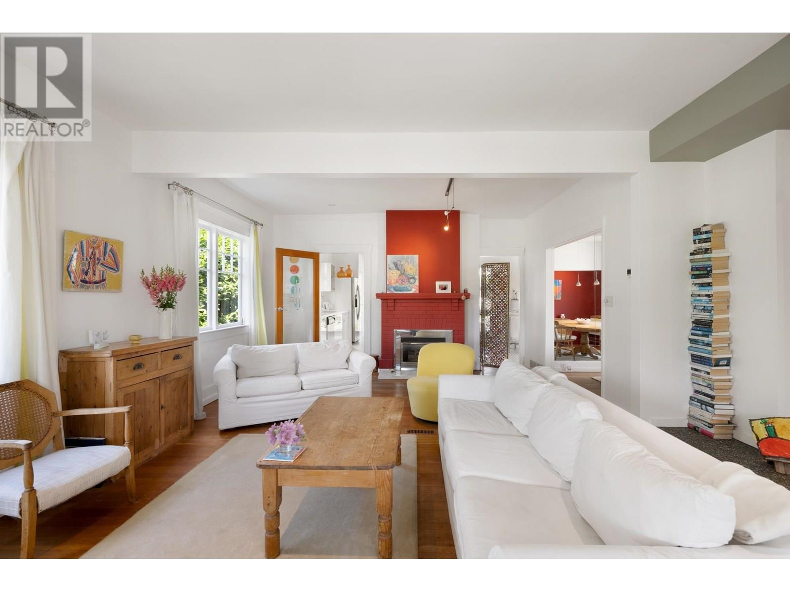 2433 MATHERS AVENUE, West Vancouver