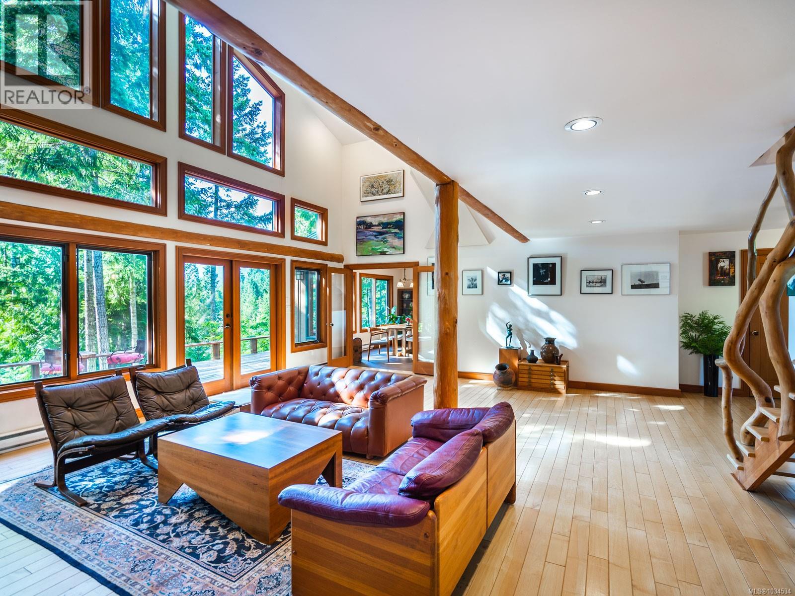 1055 Spider Lake Rd, Qualicum Beach