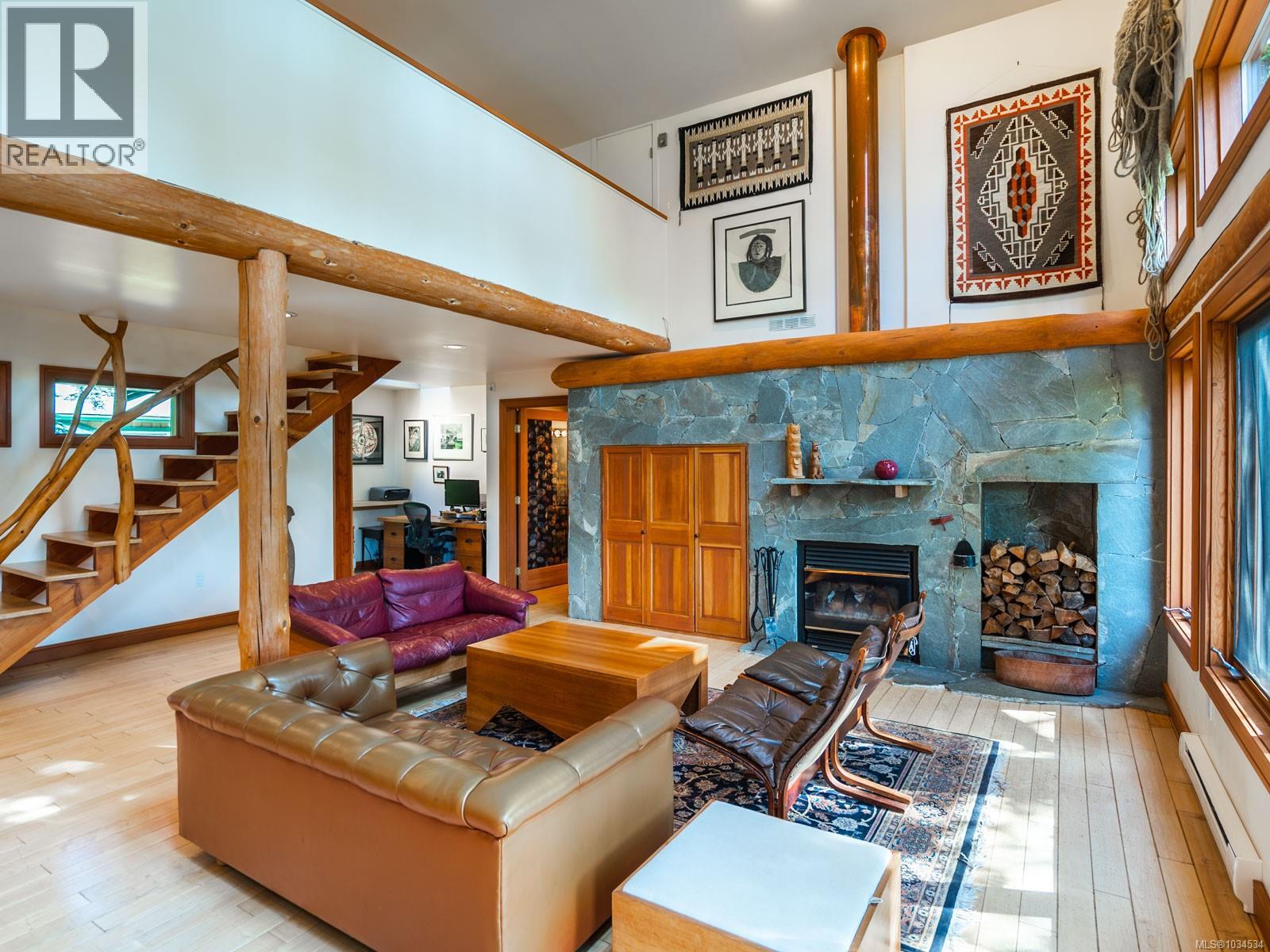 1055 Spider Lake Rd, Qualicum Beach