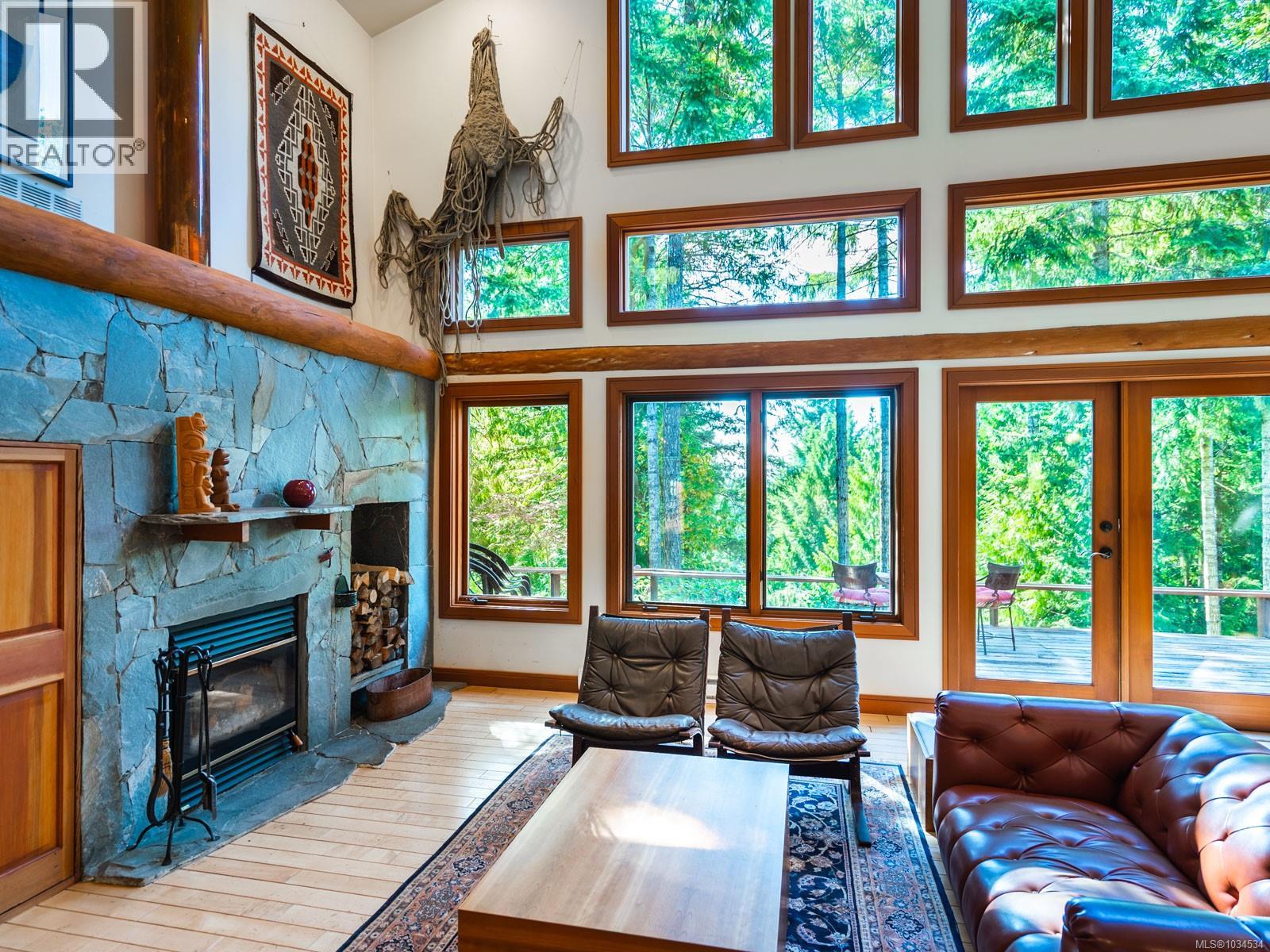 1055 Spider Lake Rd, Qualicum Beach