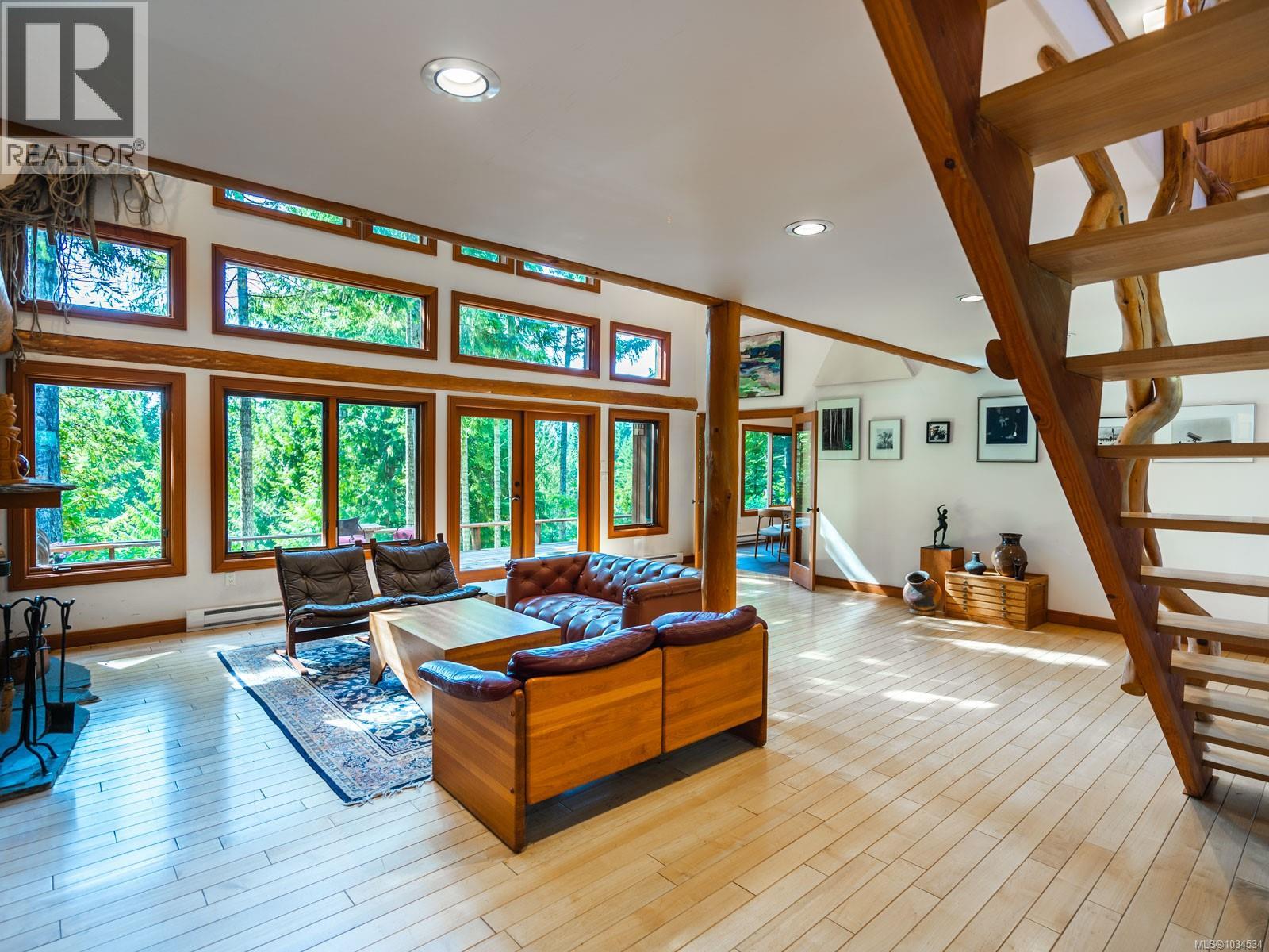 1055 Spider Lake Rd, Qualicum Beach