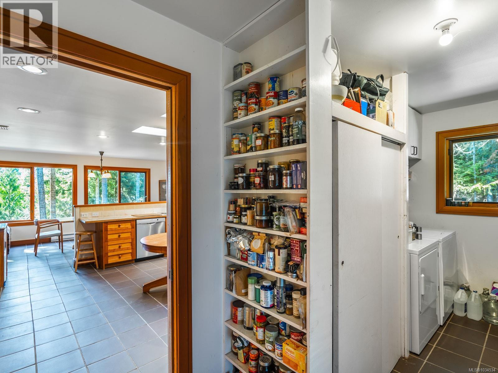 1055 Spider Lake Rd, Qualicum Beach