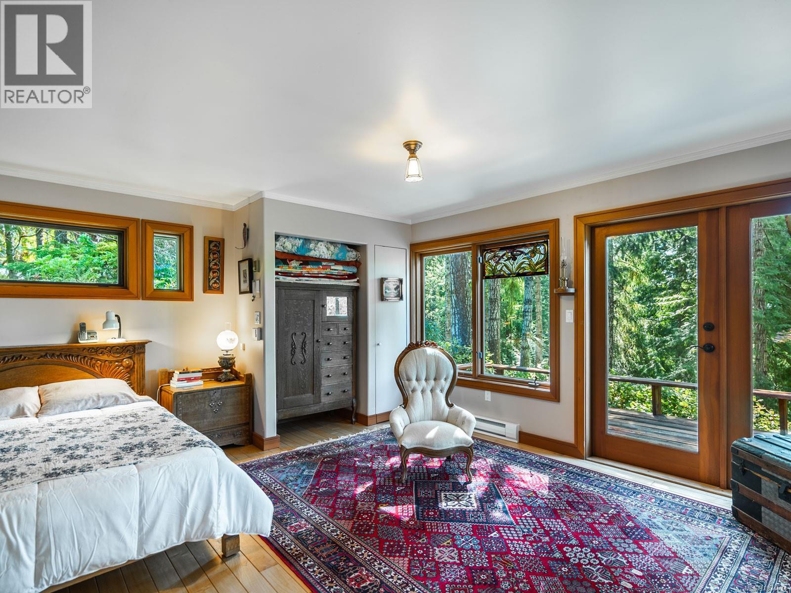 1055 Spider Lake Rd, Qualicum Beach