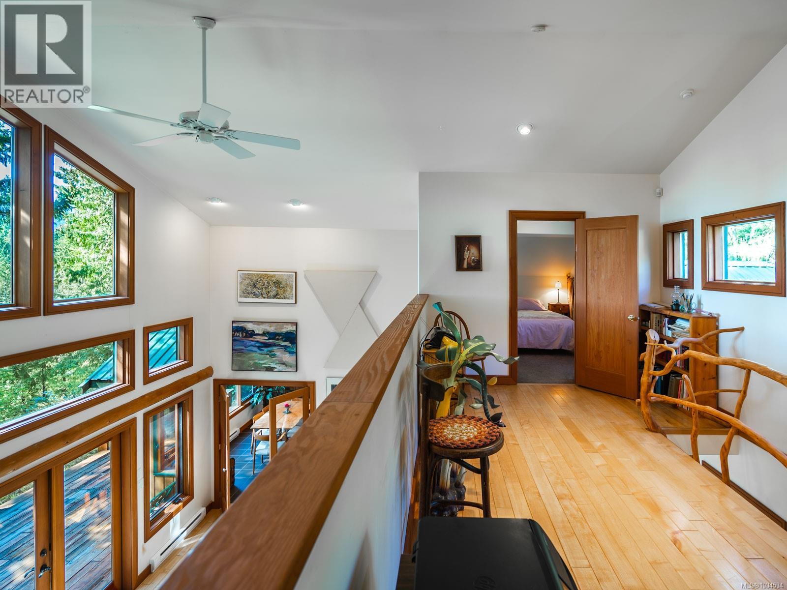 1055 Spider Lake Rd, Qualicum Beach