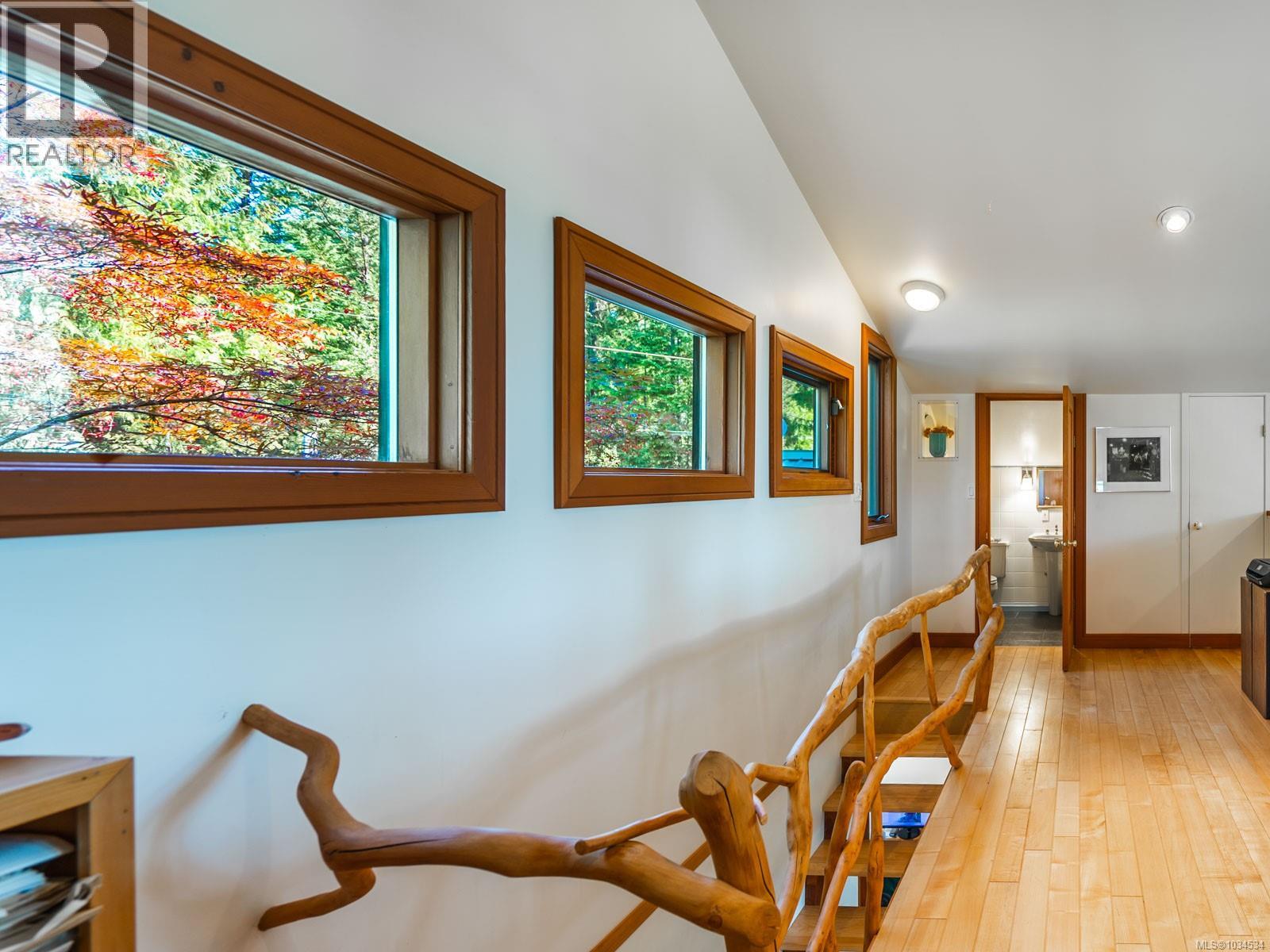 1055 Spider Lake Rd, Qualicum Beach