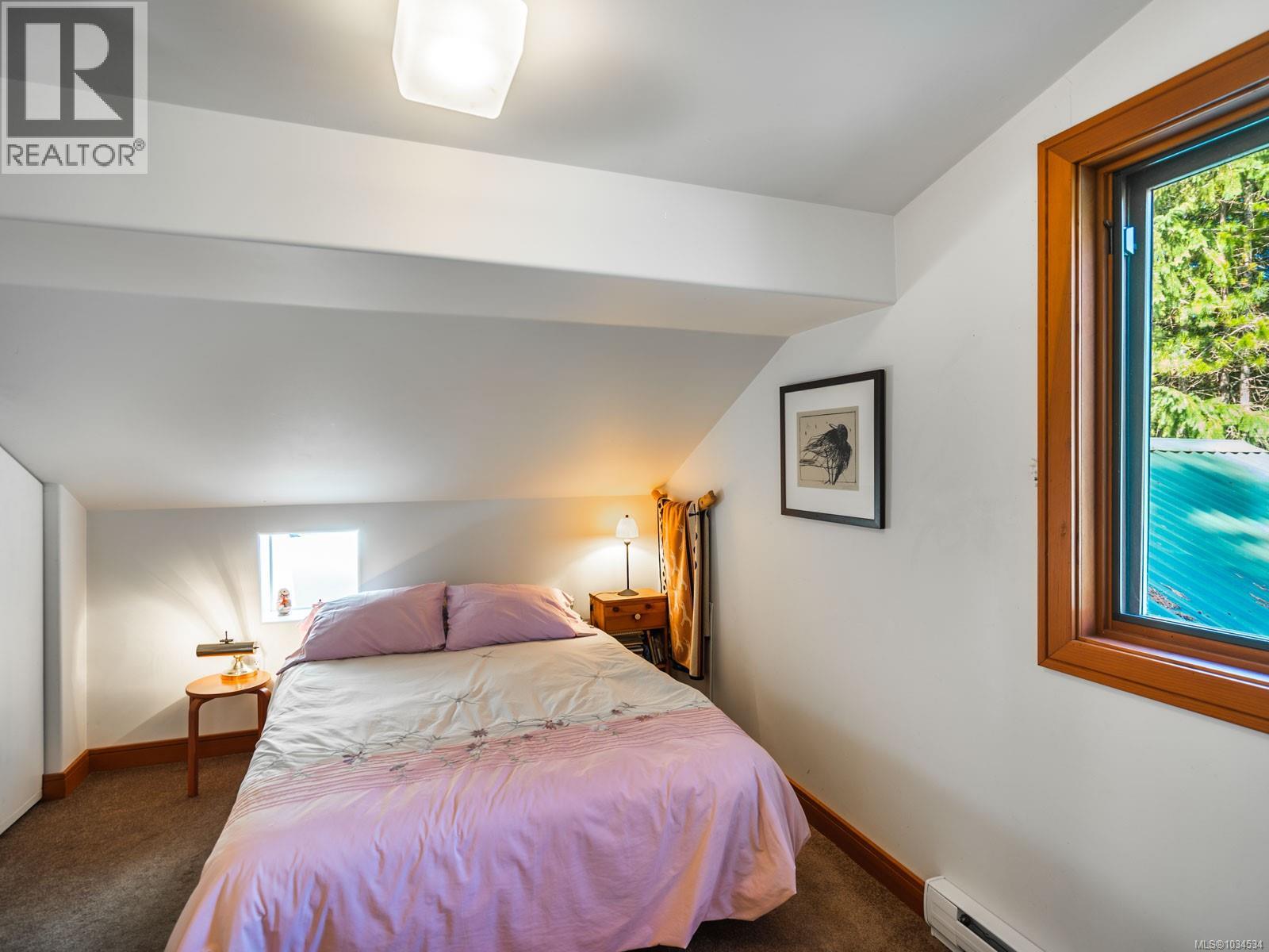 1055 Spider Lake Rd, Qualicum Beach