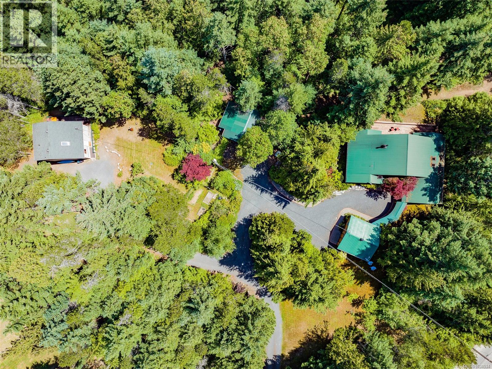 1055 Spider Lake Rd, Qualicum Beach