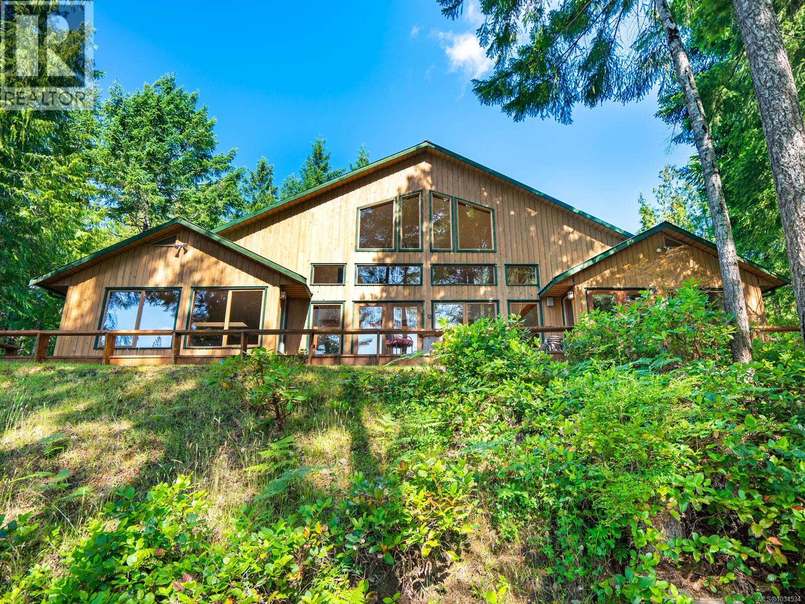 1055 Spider Lake Rd, Qualicum Beach