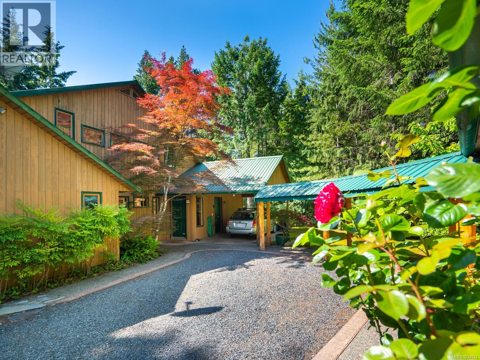 1055 Spider Lake Rd, Qualicum Beach