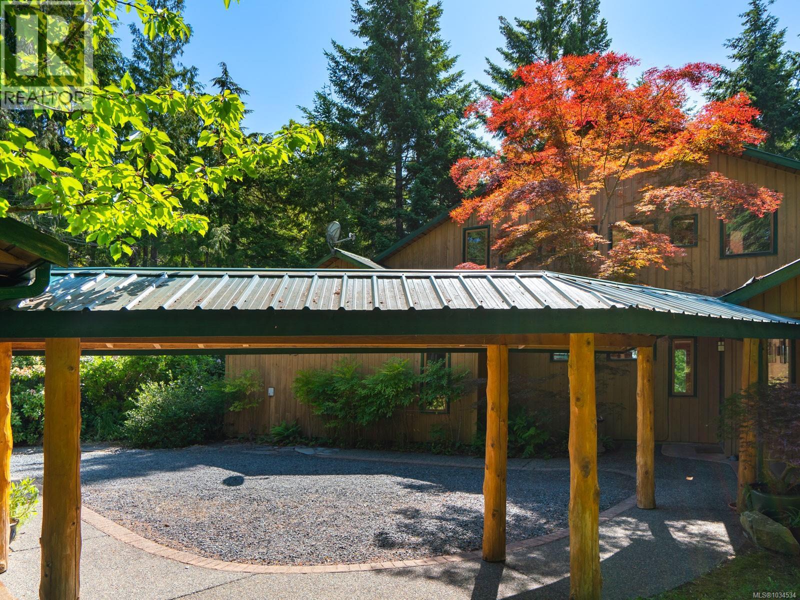 1055 Spider Lake Rd, Qualicum Beach