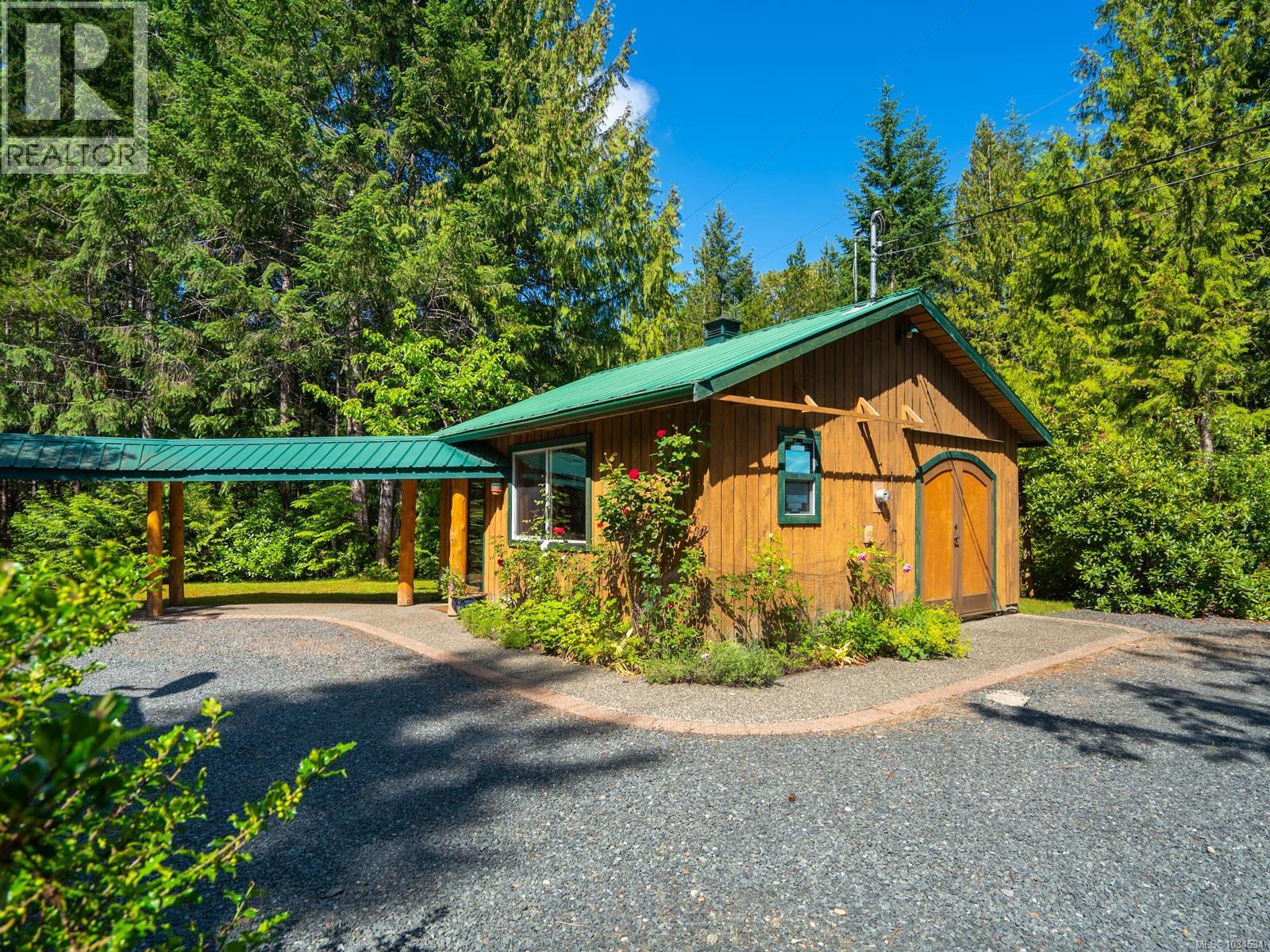 1055 Spider Lake Rd, Qualicum Beach